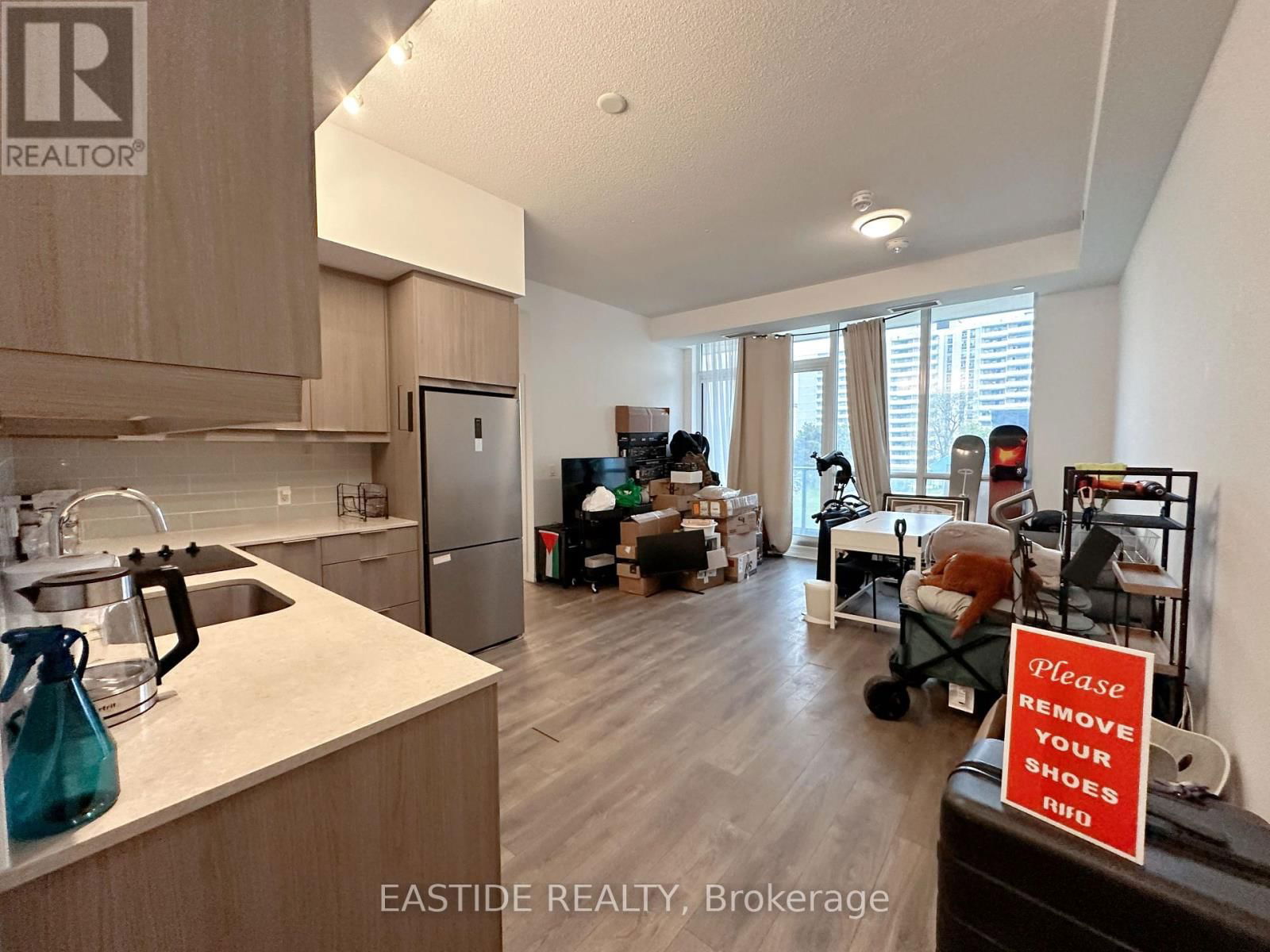 203 - 36 FOREST MANOR ROAD Image 16
