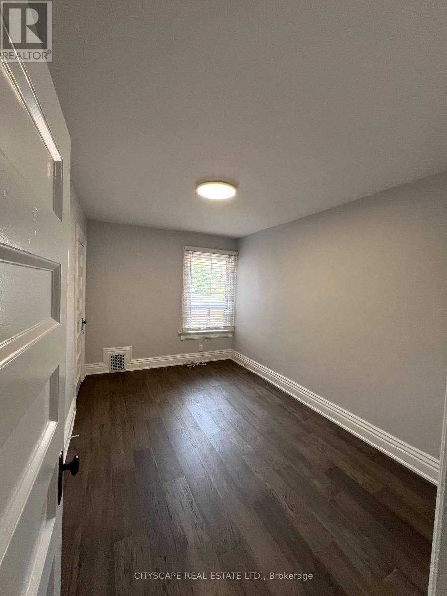 476 LANSDOWNE AVENUE Image 14