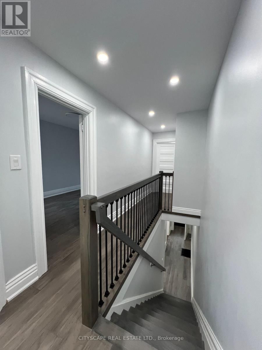 476 LANSDOWNE AVENUE Image 16