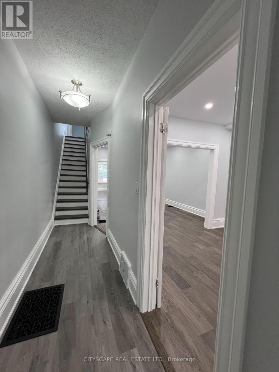 476 LANSDOWNE AVENUE Image 2