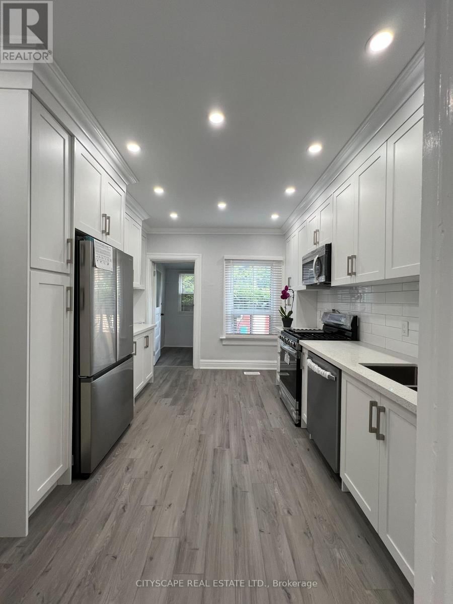 476 LANSDOWNE AVENUE Image 5