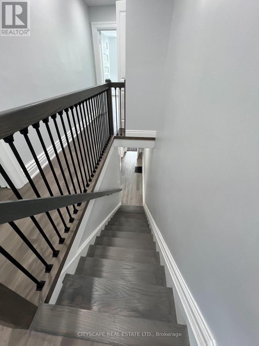 476 LANSDOWNE AVENUE Image 8