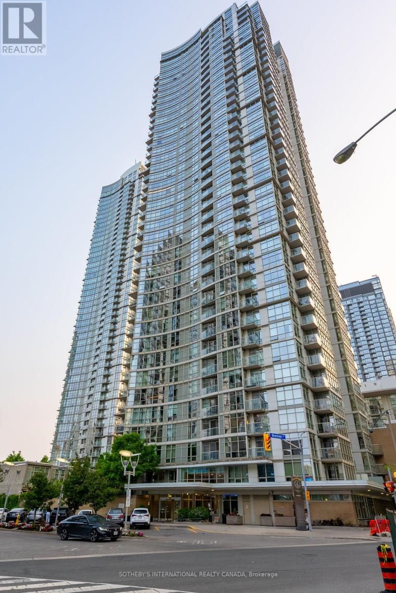 4205 - 10 NAVY WARF COURT Image 1