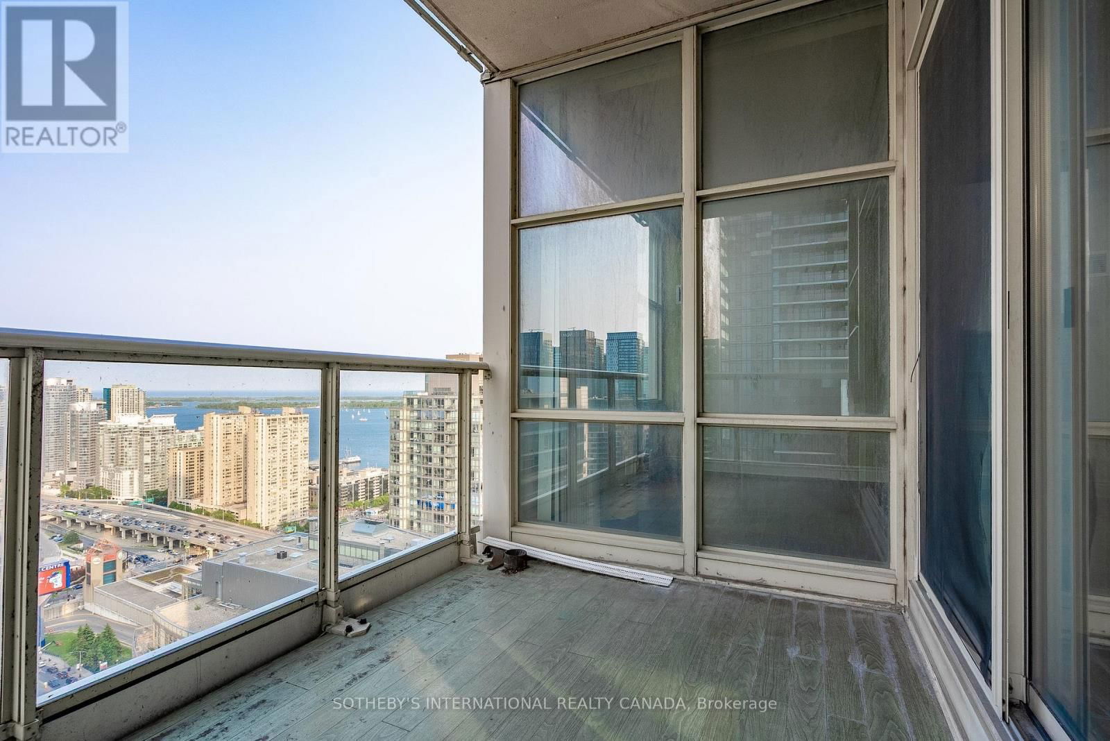 4205 - 10 NAVY WARF COURT Image 7