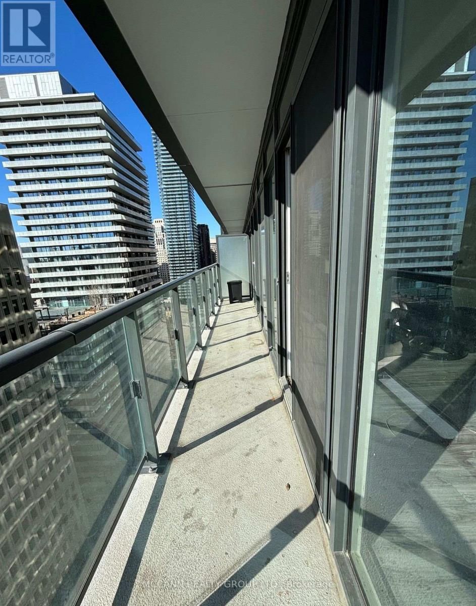 2009 - 955 BAY STREET Image 13