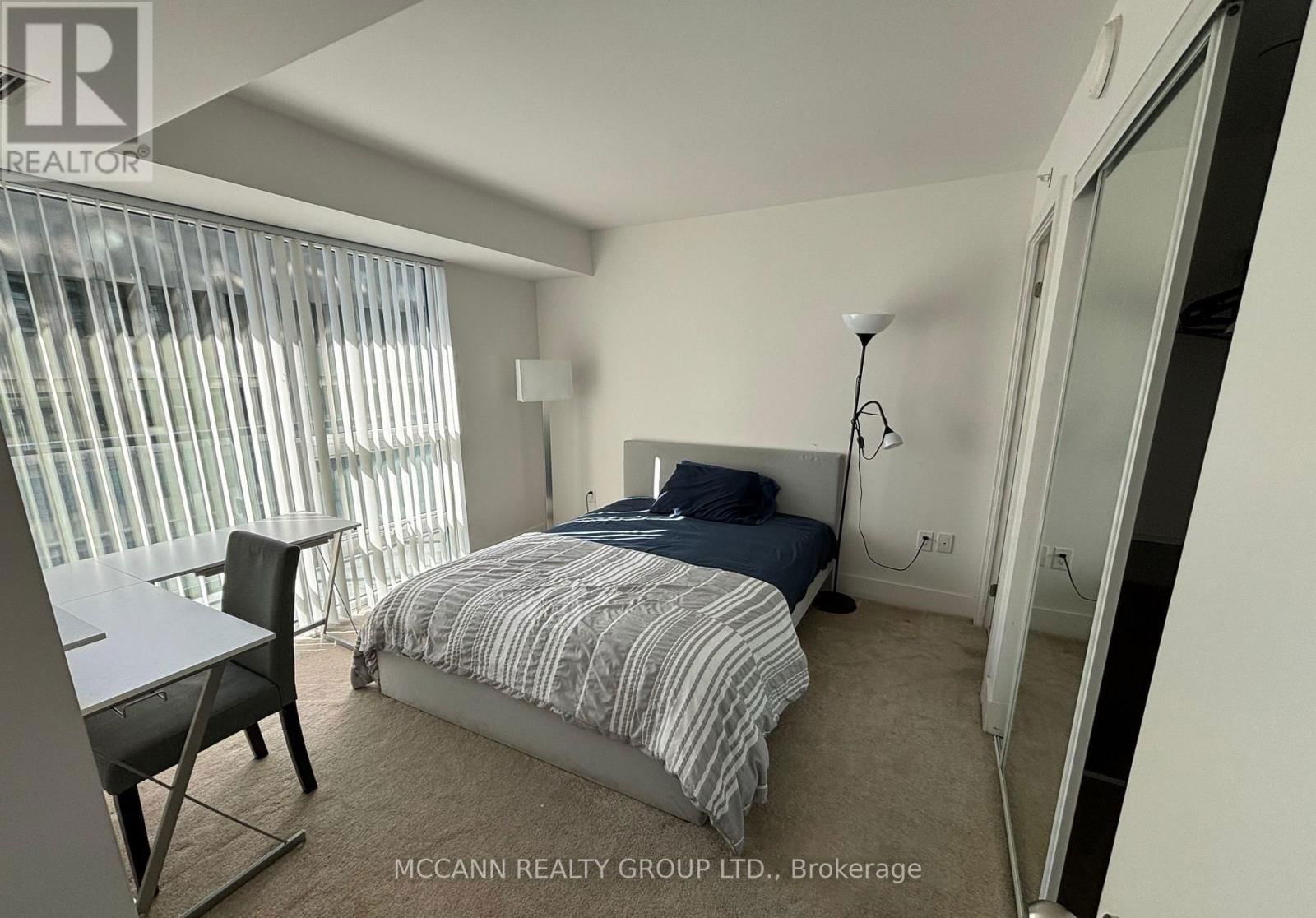 2009 - 955 BAY STREET Image 9