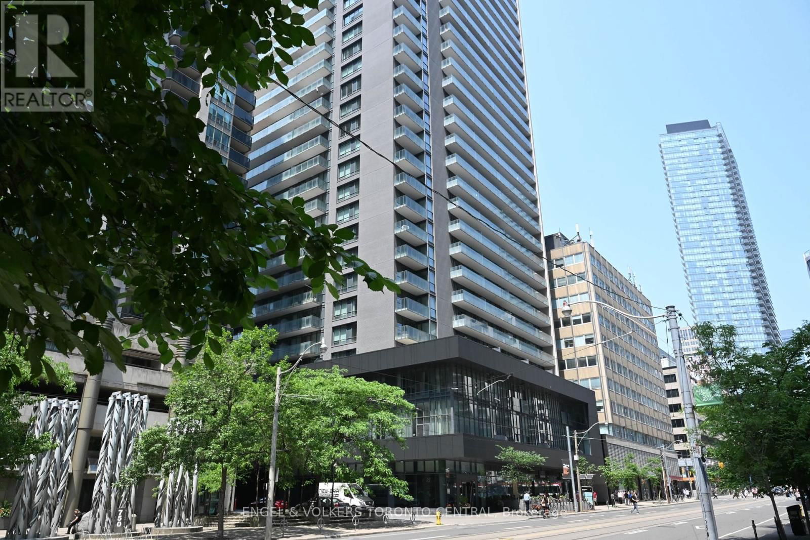 2504 - 770 BAY STREET Image 1