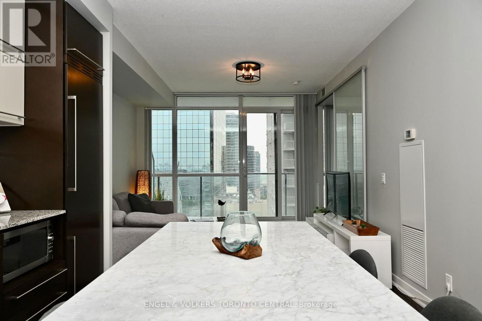 2504 - 770 BAY STREET Image 15
