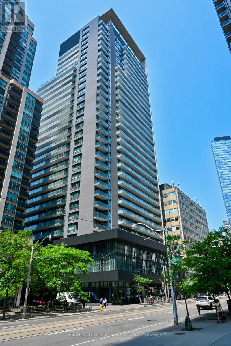2504 - 770 BAY STREET Image 2