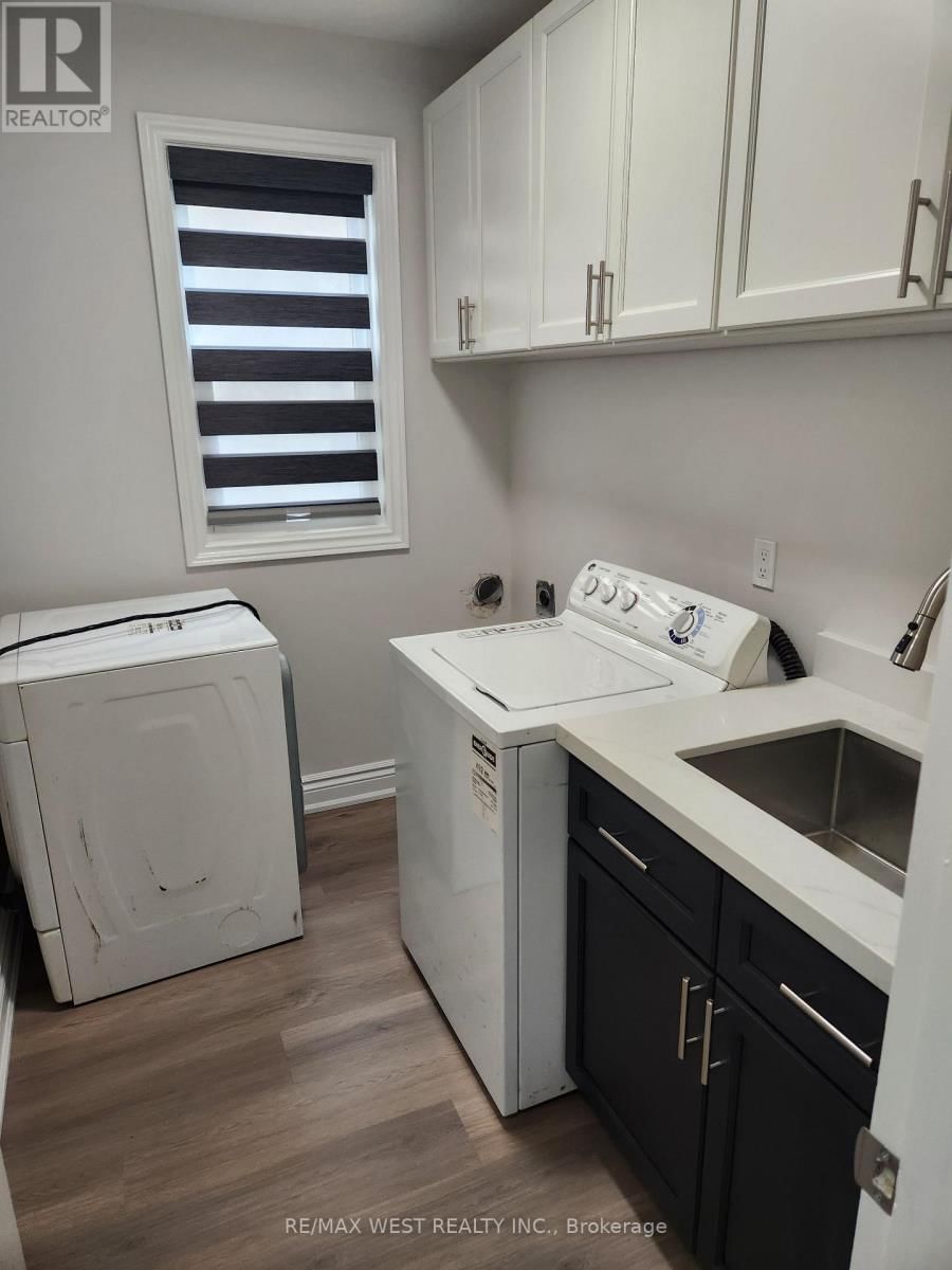 Upper - 992 ST CLAIR AVENUE WEST Image 14