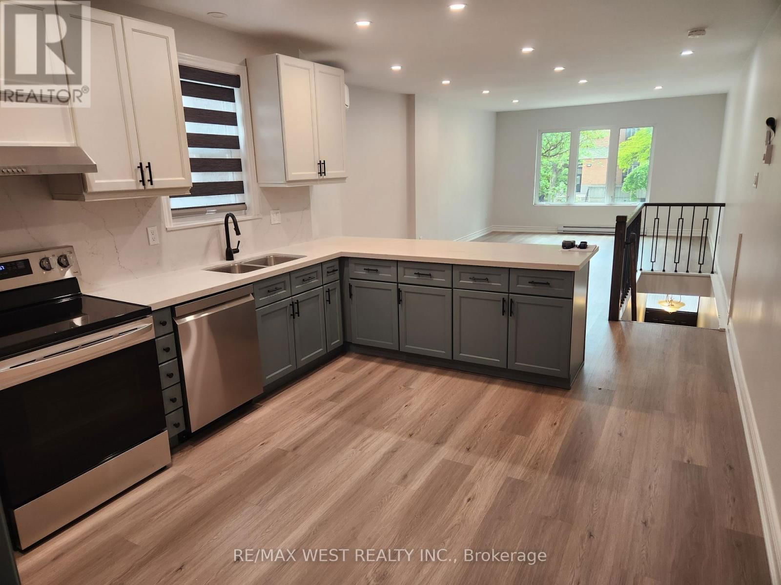 Upper - 992 ST CLAIR AVENUE WEST Image 2