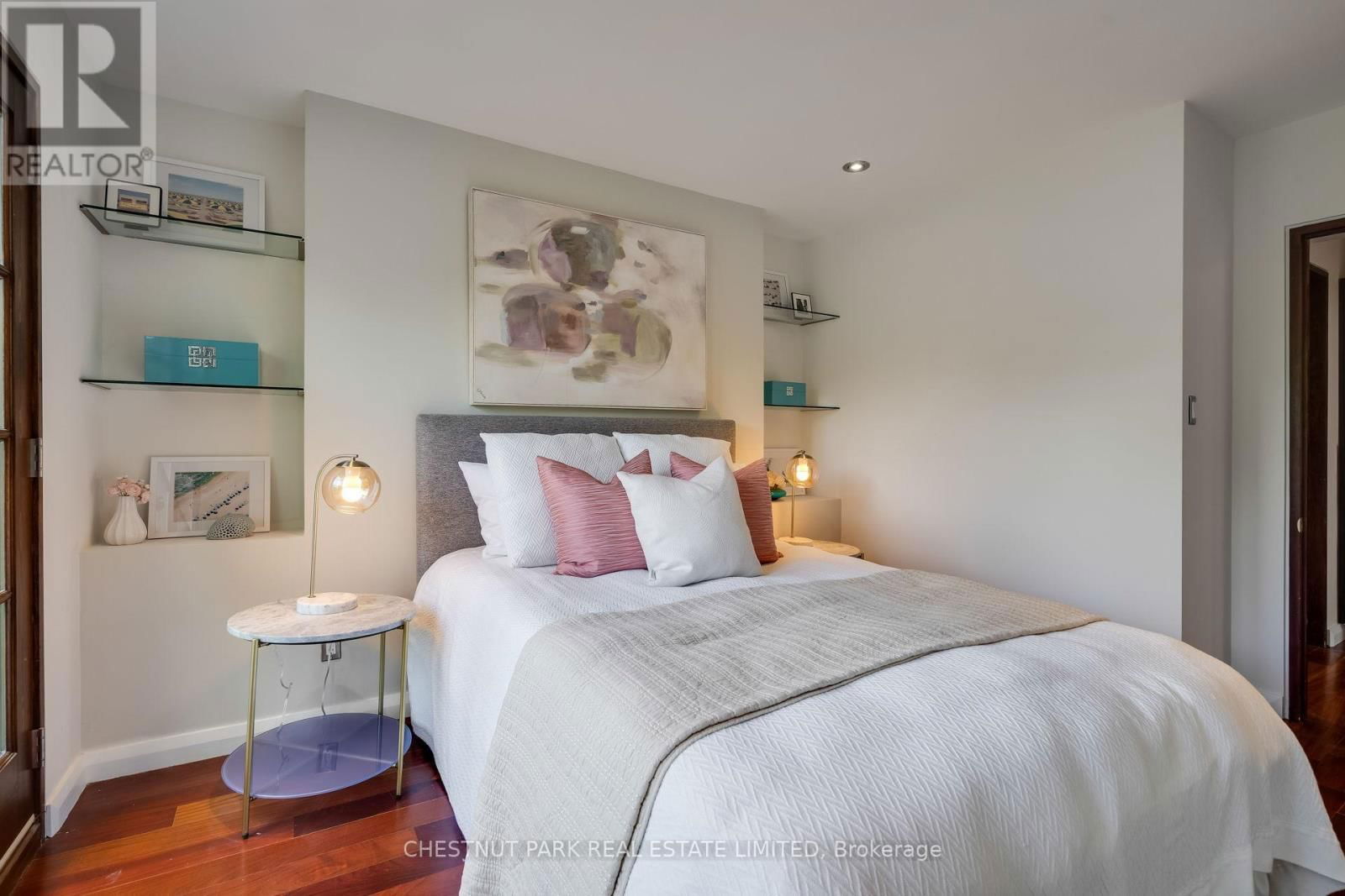 16 INGLEWOOD DRIVE Image 32