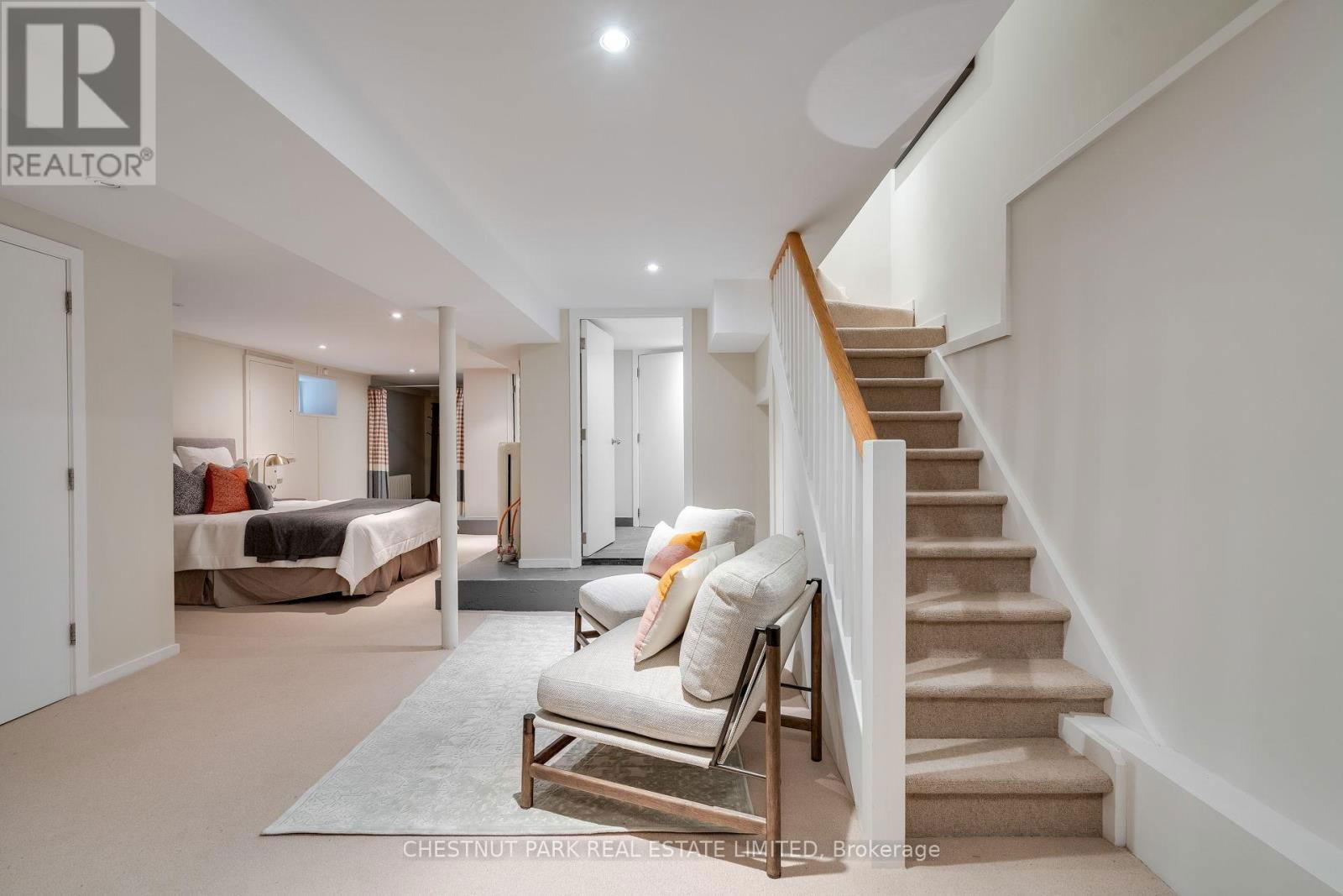 16 INGLEWOOD DRIVE Image 34