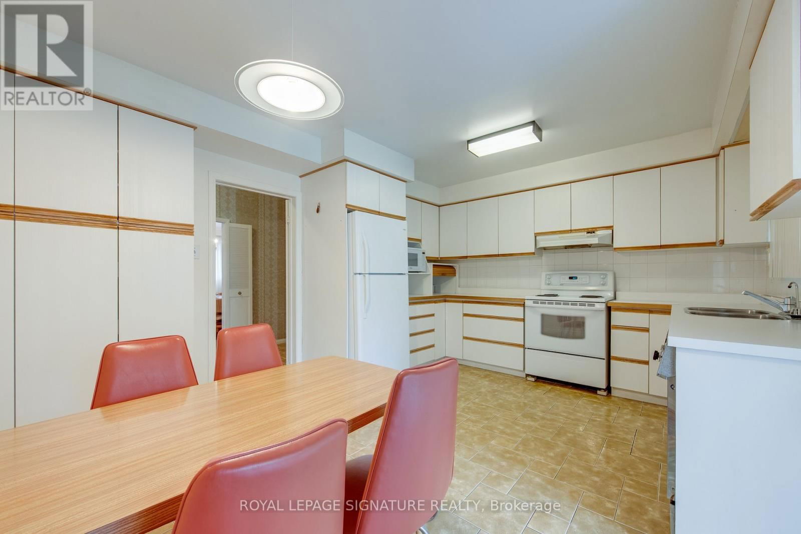 3 ROCKLAND DRIVE Image 13
