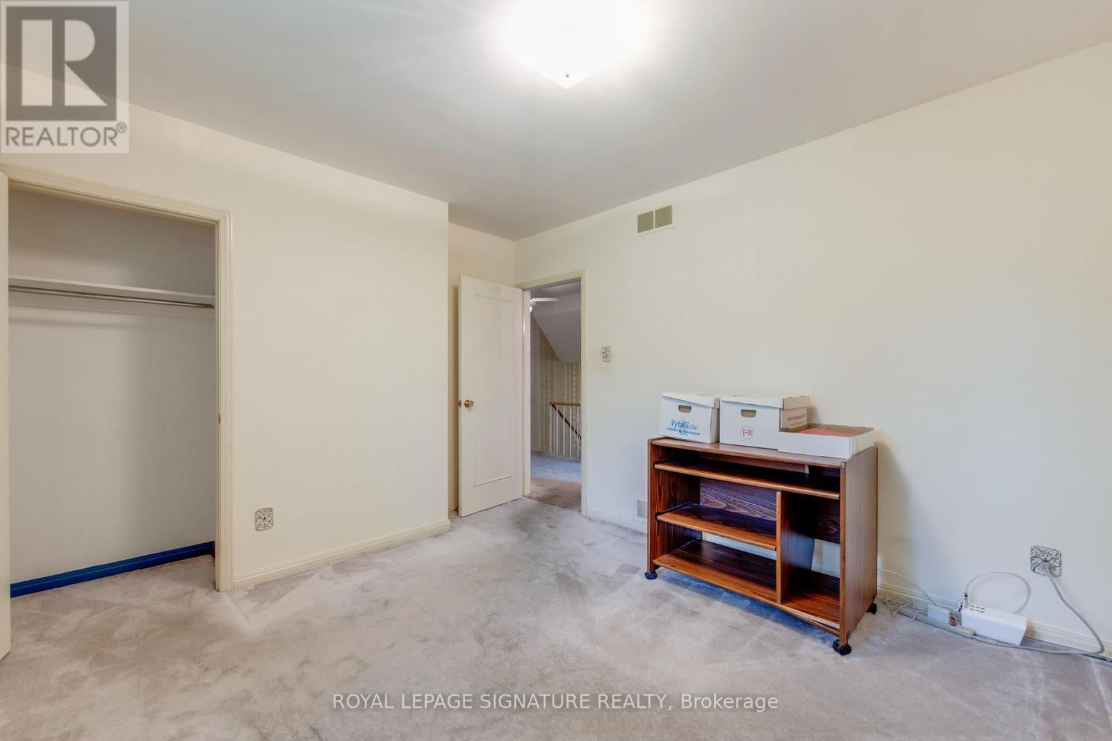 3 ROCKLAND DRIVE Image 24