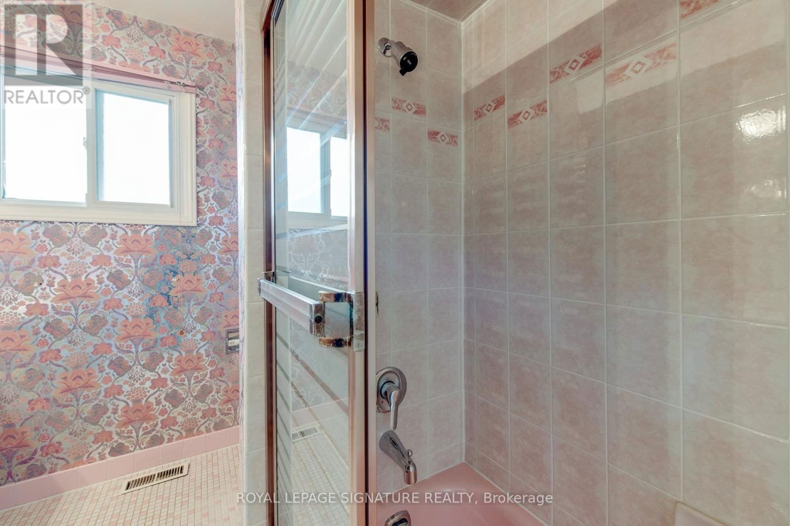 3 ROCKLAND DRIVE Image 28