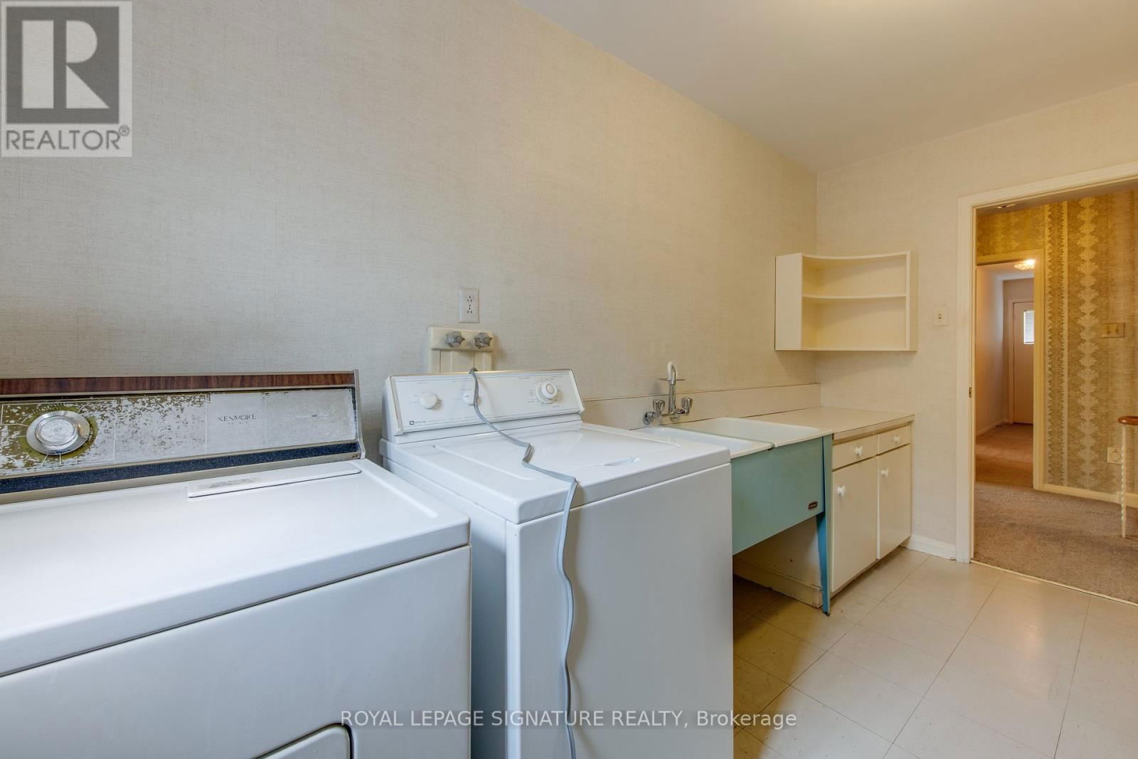 3 ROCKLAND DRIVE Image 32