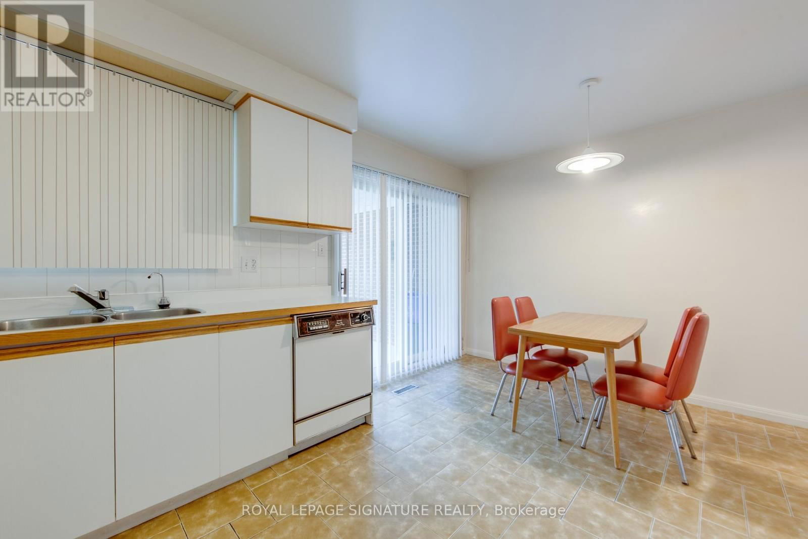 3 ROCKLAND DRIVE Image 47