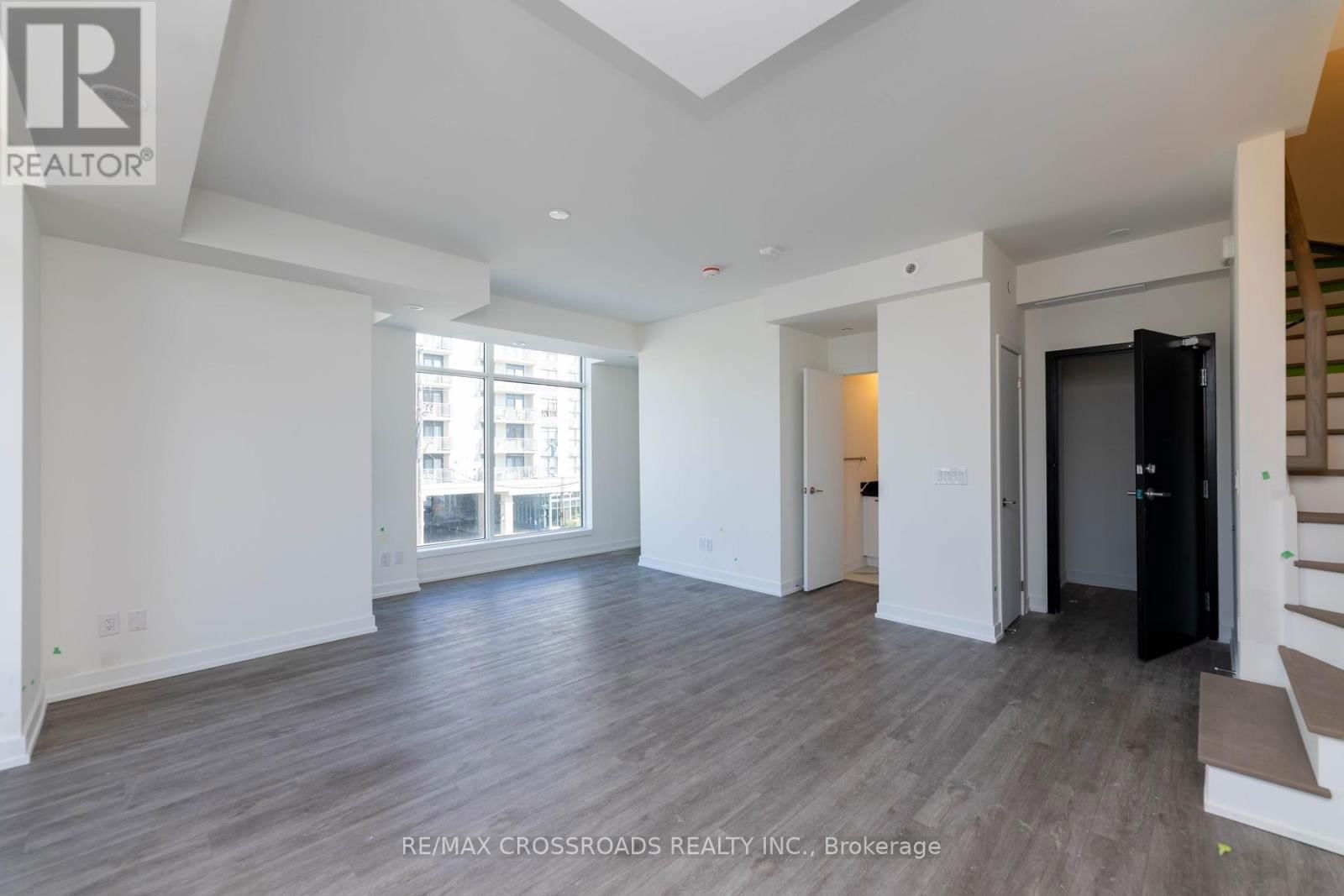 TH11 - 871 SHEPPARD AVENUE WEST Image 13