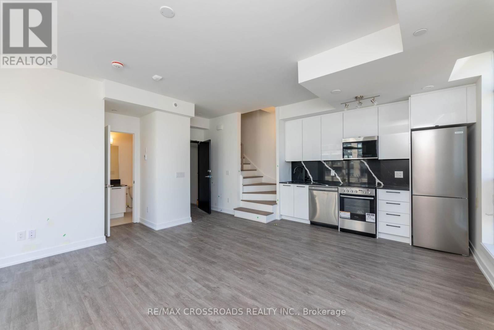 TH11 - 871 SHEPPARD AVENUE WEST Image 14
