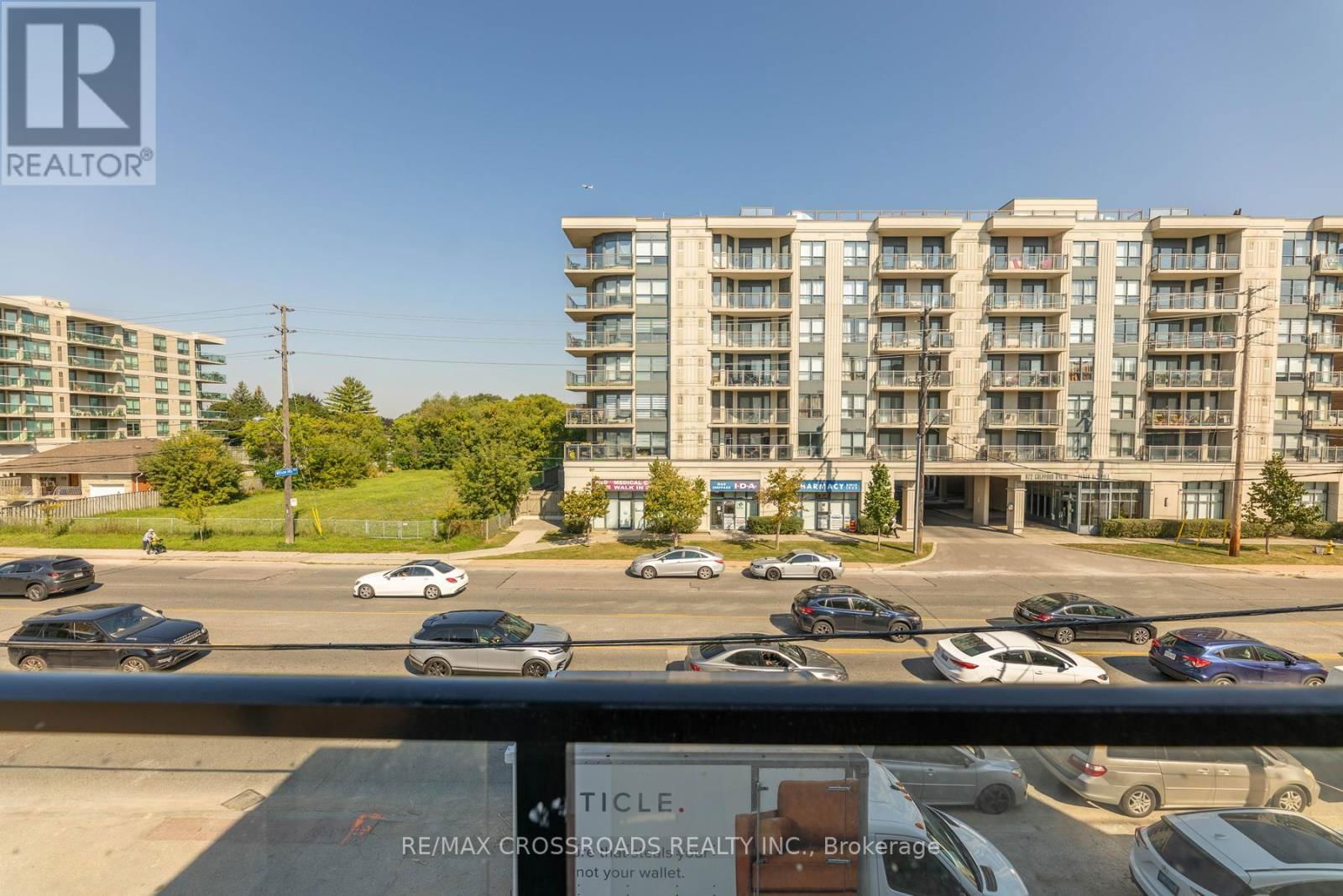 TH11 - 871 SHEPPARD AVENUE WEST Image 22