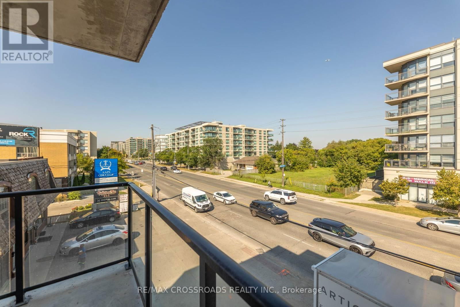 TH11 - 871 SHEPPARD AVENUE WEST Image 23
