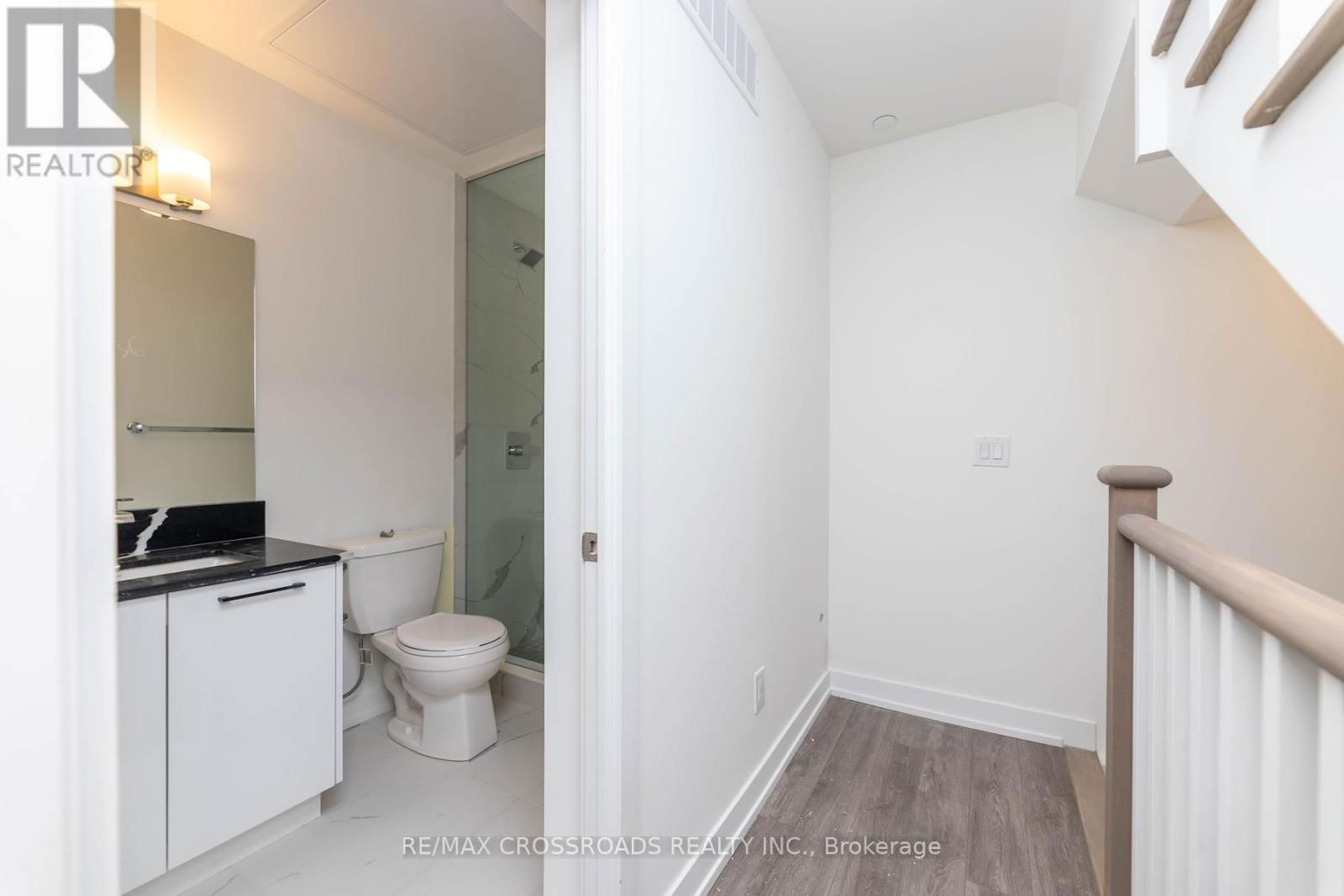 TH11 - 871 SHEPPARD AVENUE WEST Image 25