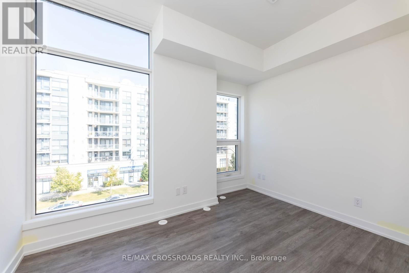 TH11 - 871 SHEPPARD AVENUE WEST Image 27