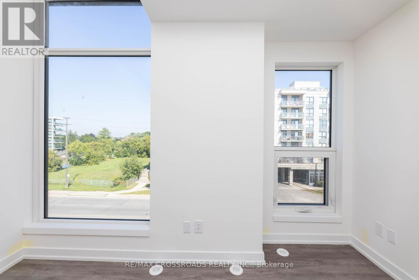 TH11 - 871 SHEPPARD AVENUE WEST Image 30