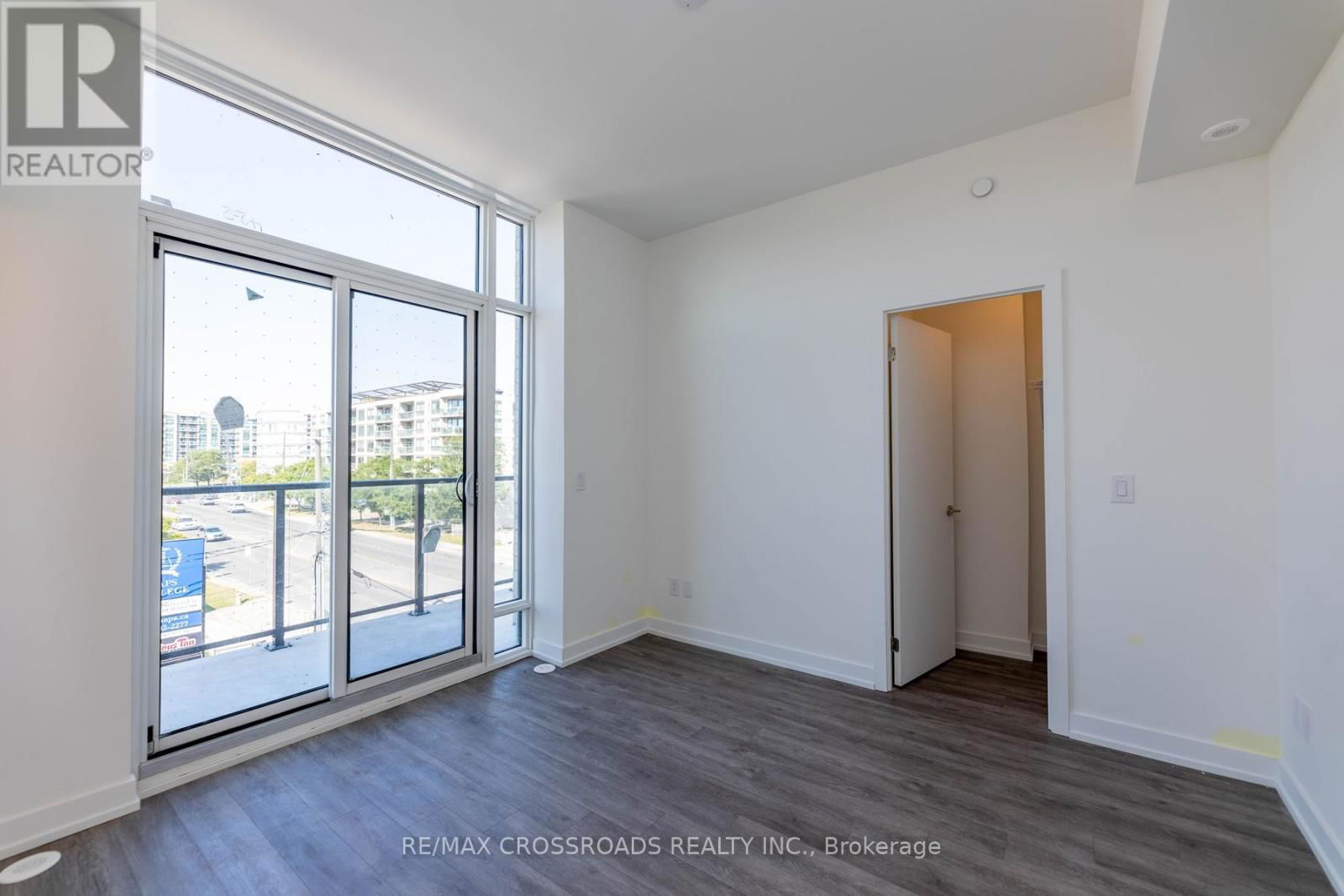 TH11 - 871 SHEPPARD AVENUE WEST Image 31