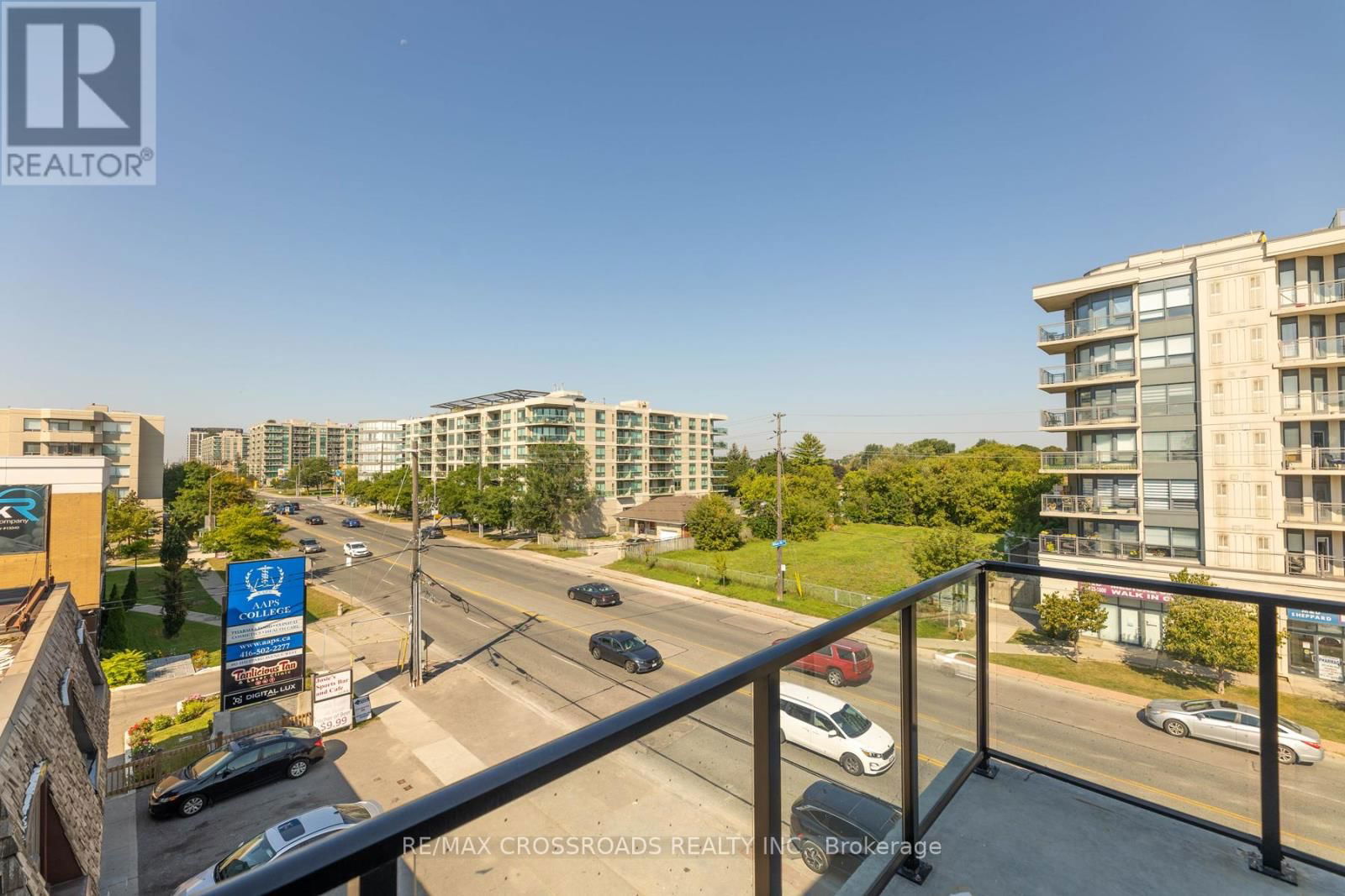 TH11 - 871 SHEPPARD AVENUE WEST Image 37