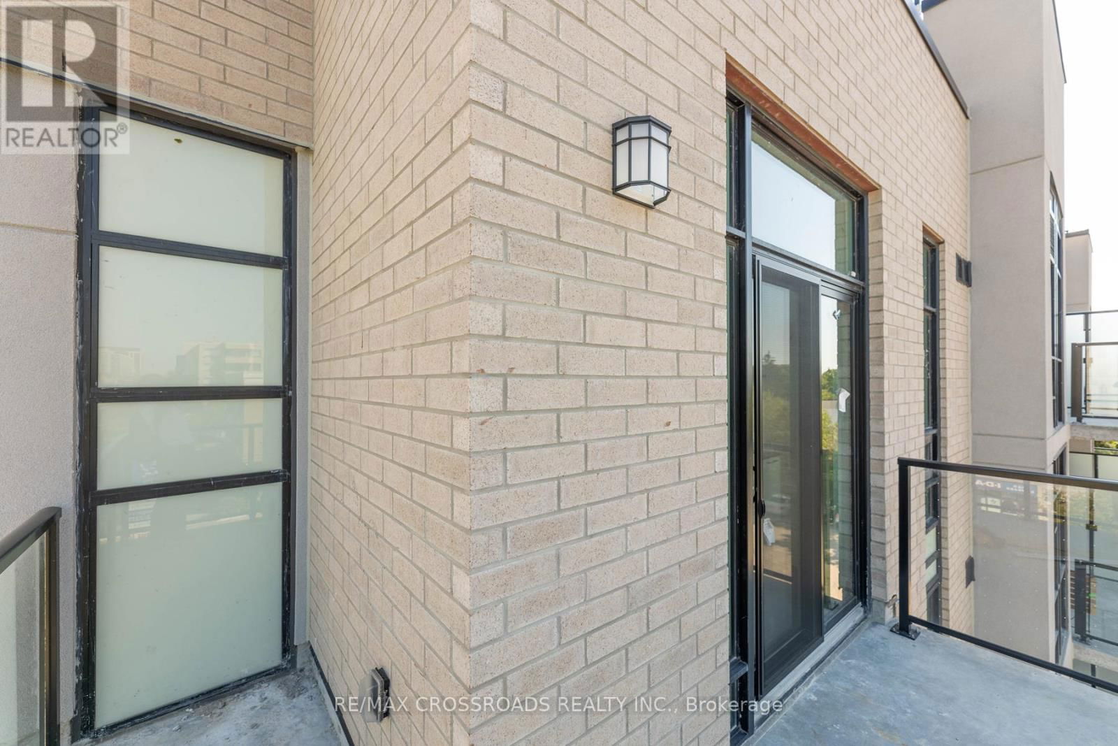 TH11 - 871 SHEPPARD AVENUE WEST Image 38