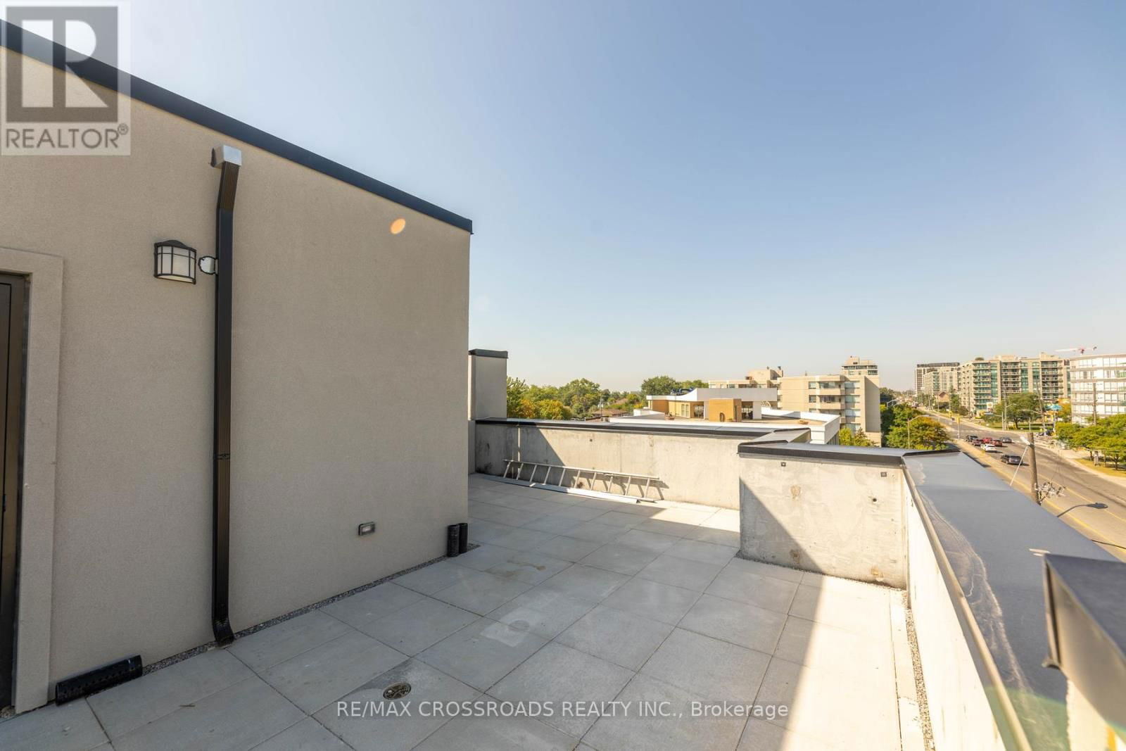 TH11 - 871 SHEPPARD AVENUE WEST Image 42