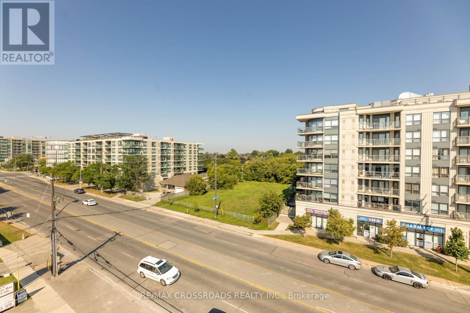 TH11 - 871 SHEPPARD AVENUE WEST Image 45