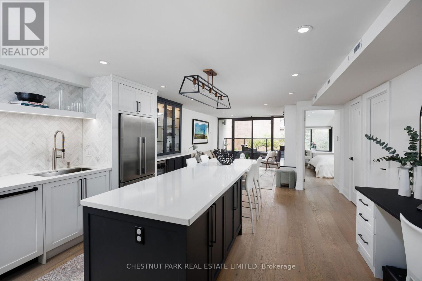 203 - 40 OAKLANDS AVENUE Image 1