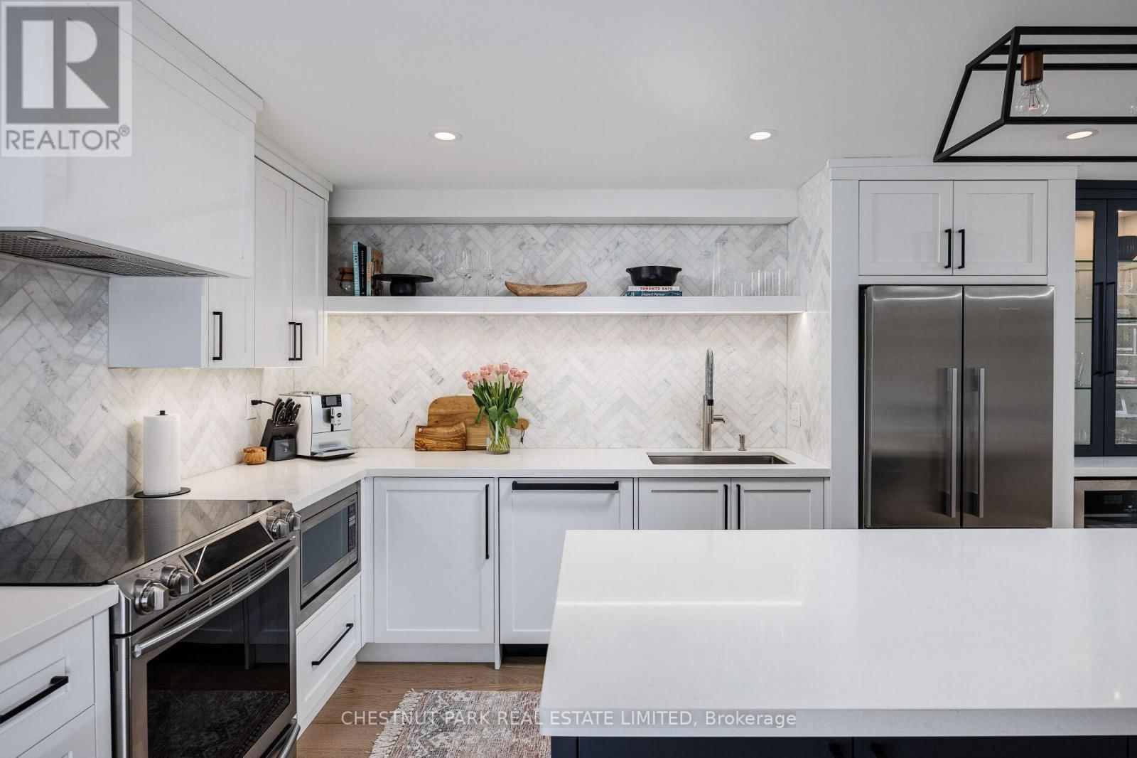 203 - 40 OAKLANDS AVENUE Image 6