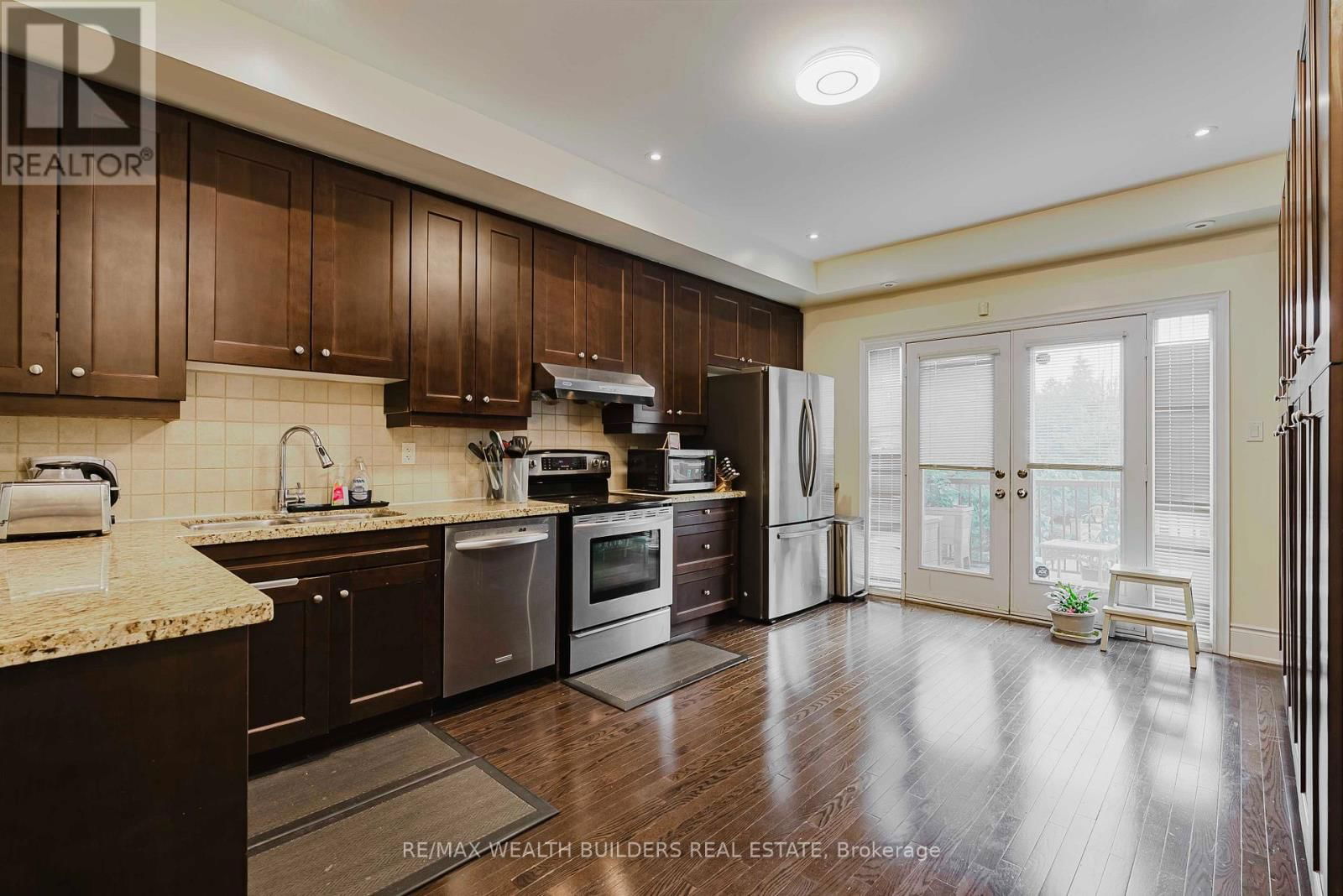46A MALLINGHAM COURT Image 10