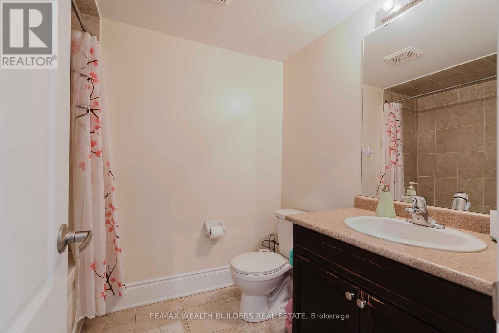 46A MALLINGHAM COURT Image 23