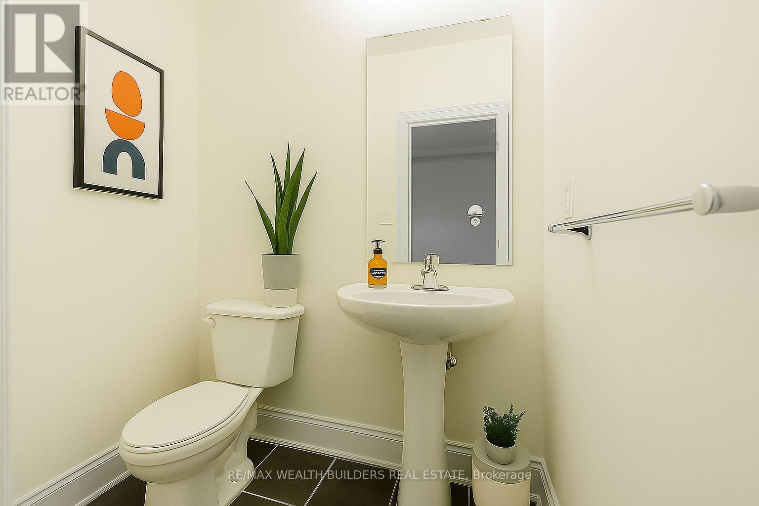 46A MALLINGHAM COURT Image 24