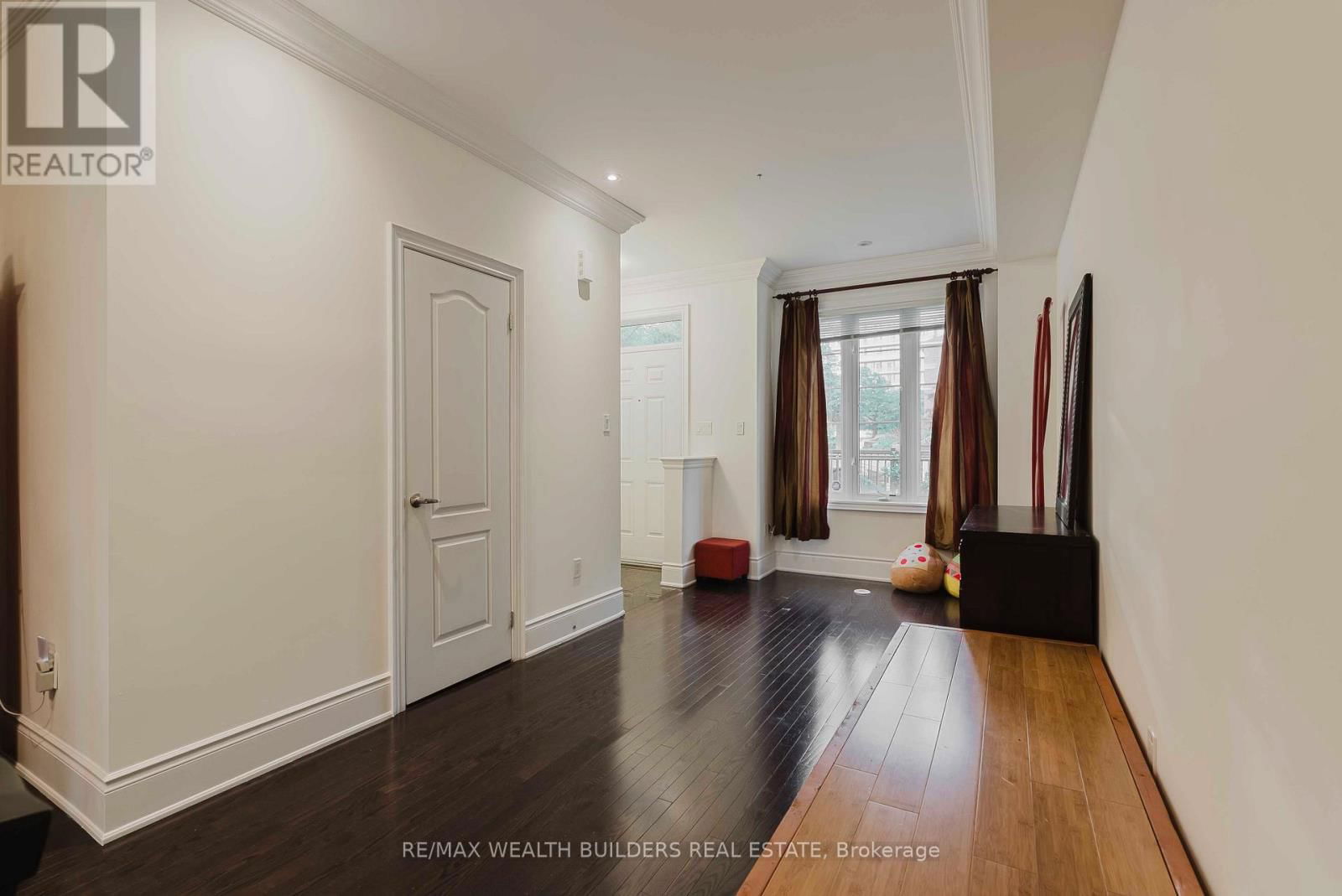 46A MALLINGHAM COURT Image 3