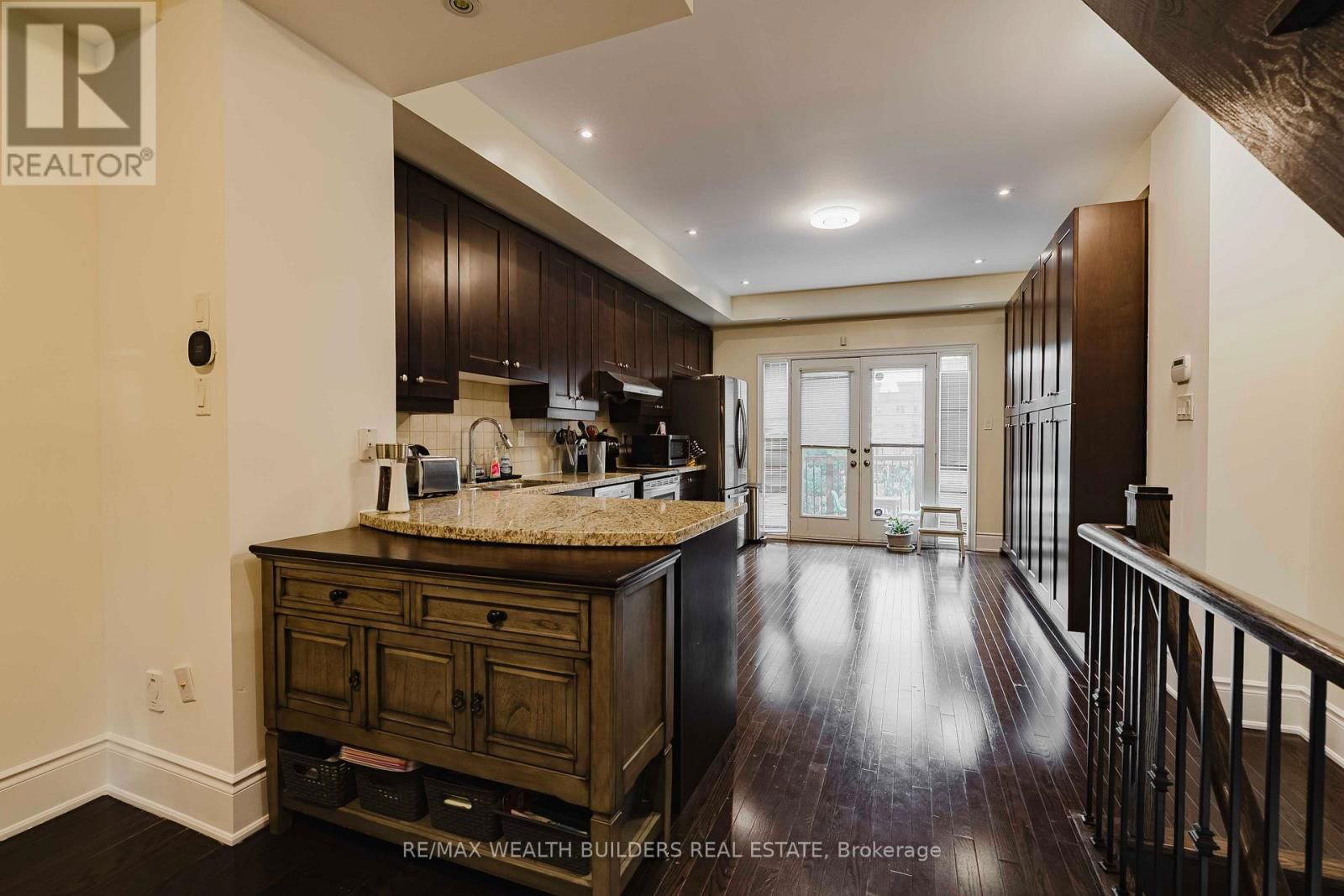 46A MALLINGHAM COURT Image 7