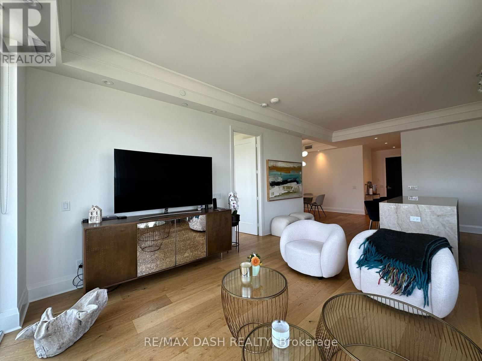 1002 - 151 AVENUE ROAD Image 20
