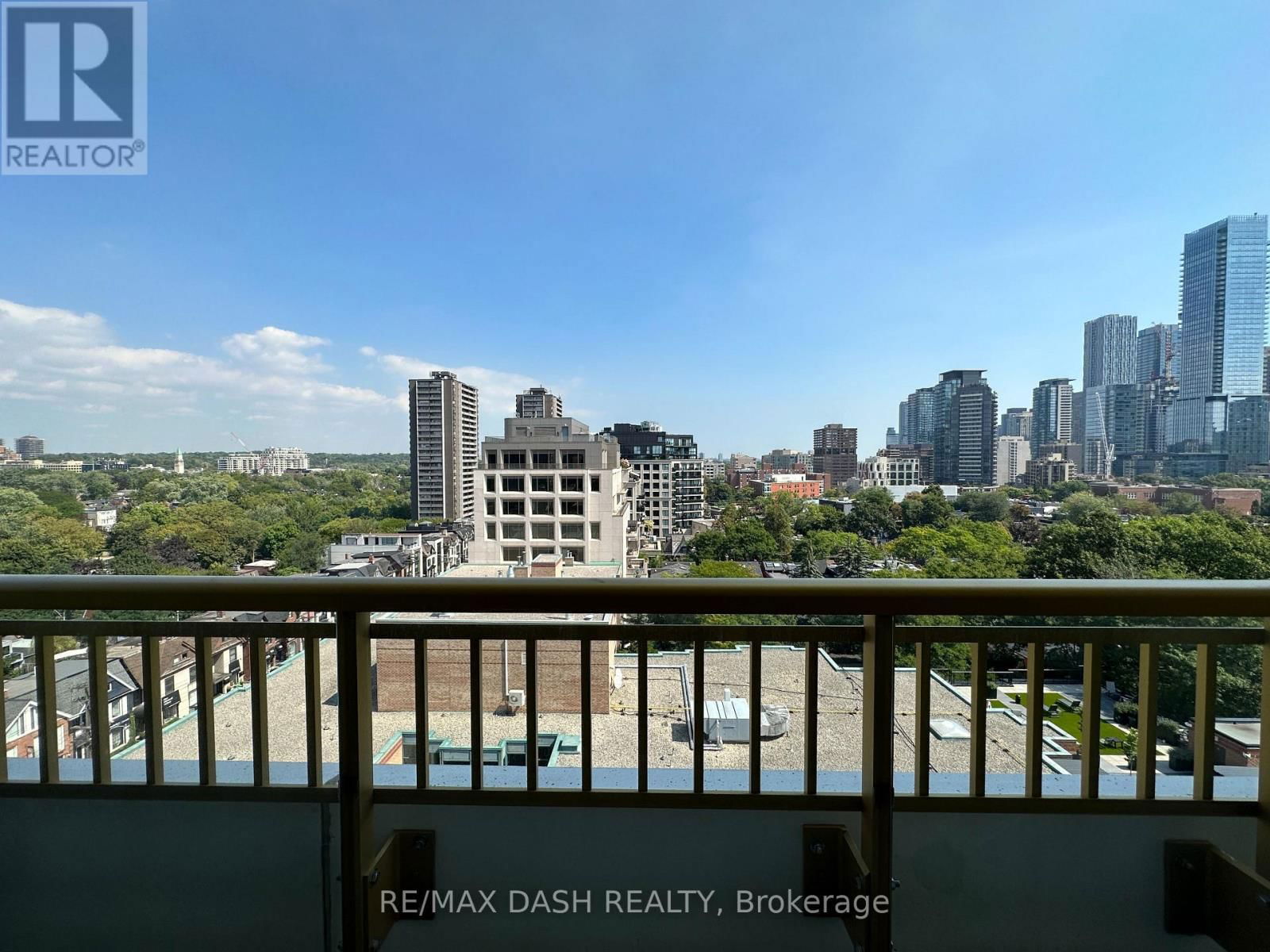 1002 - 151 AVENUE ROAD Image 39