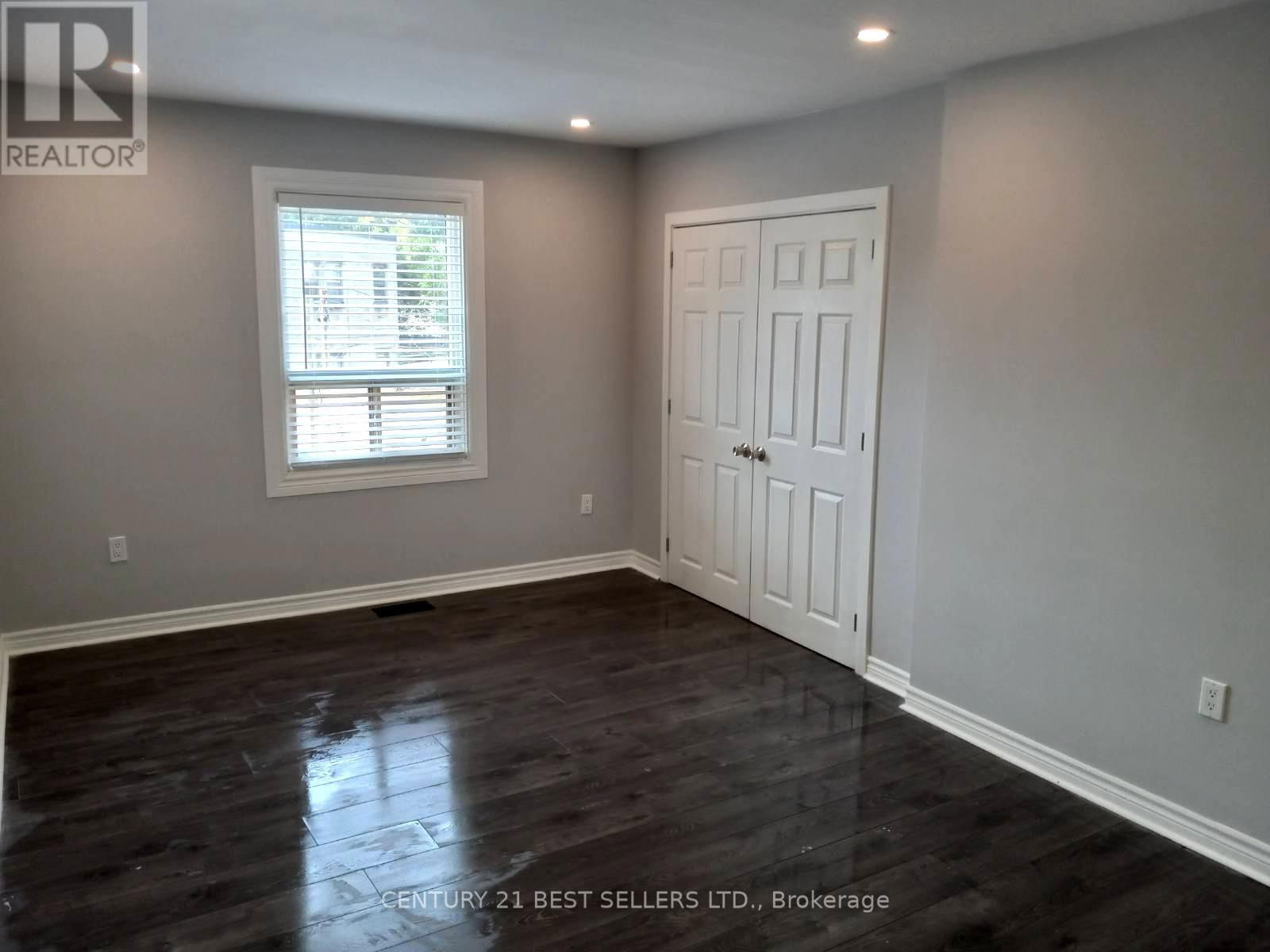 Upper - 216 VAUGHAN ROAD Image 9