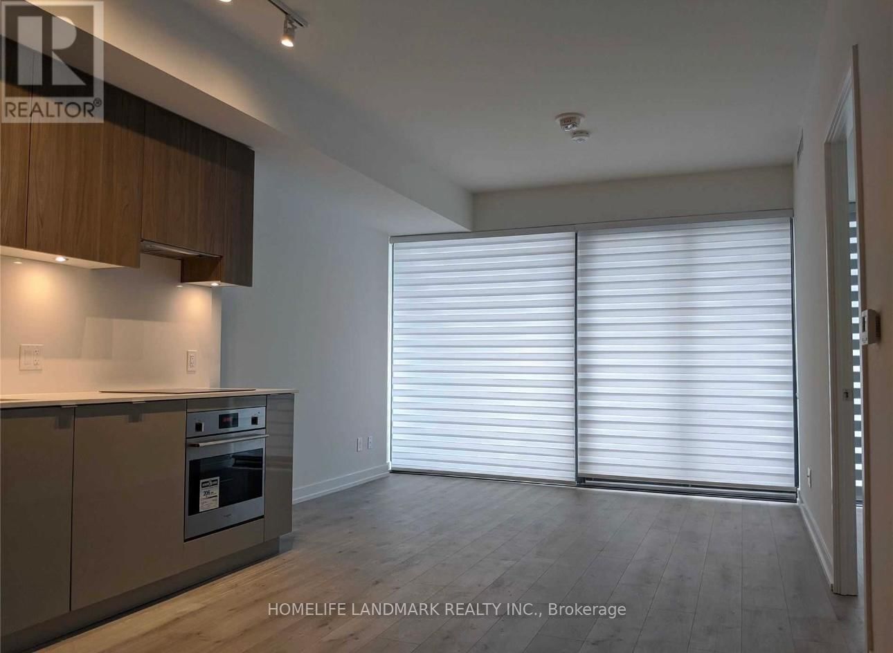 3906 - 161 ROEHAMPTON AVENUE Image 2