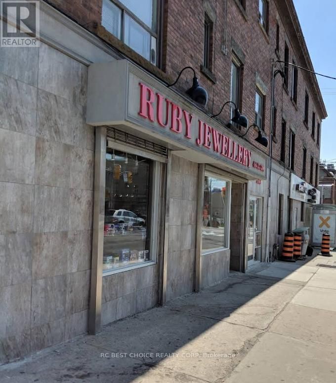 A - 735 DUFFERIN STREET Image 1