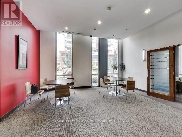 1906 - 30 CANTERBURY PLACE Image 21