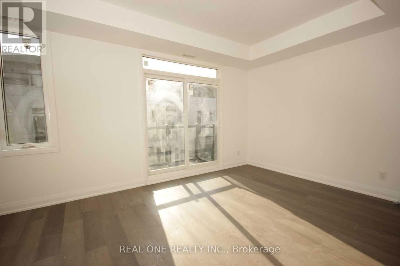 4 - 35 DERVOCK CRESCENT Image 7