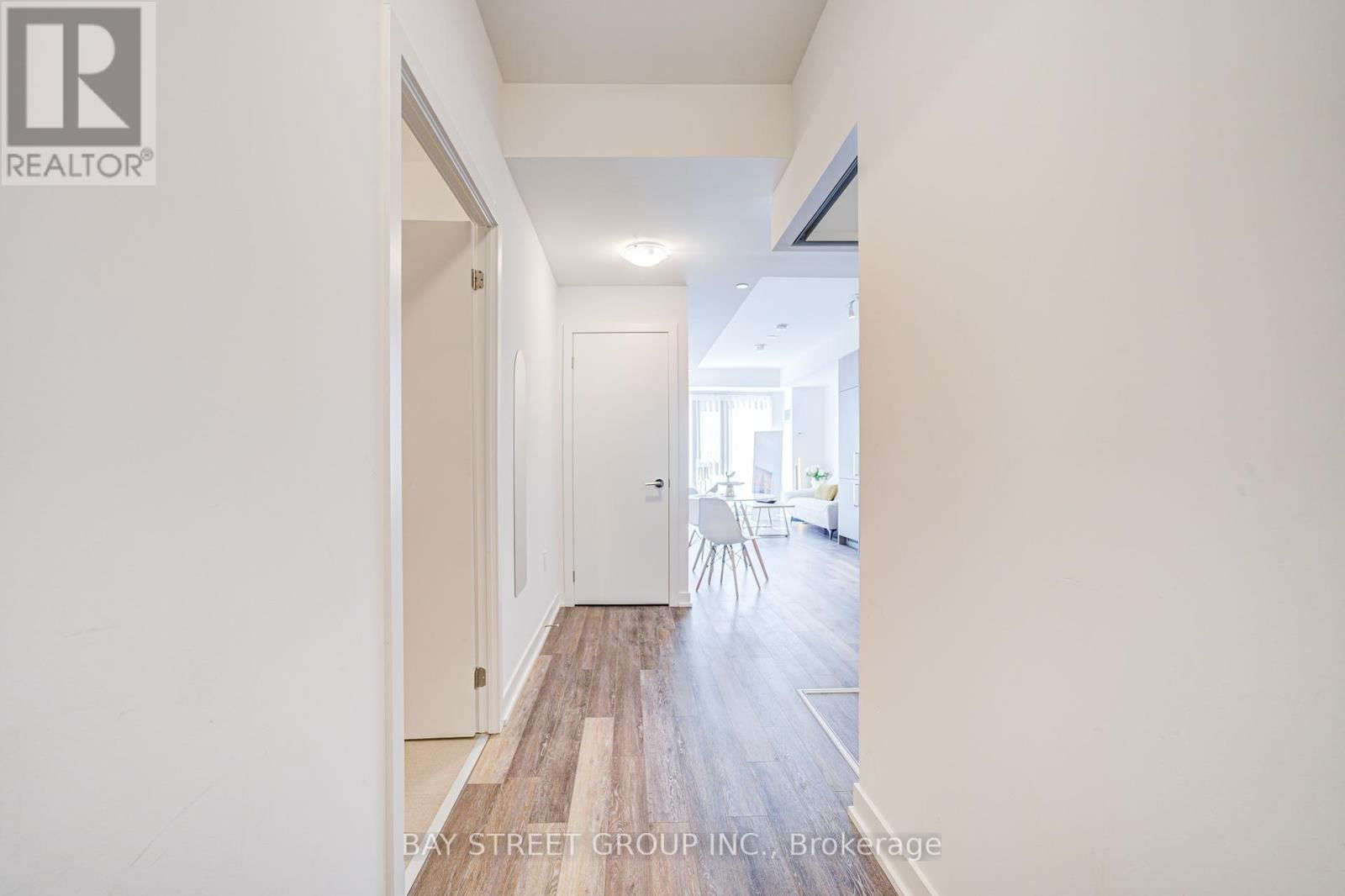 320 - 250 LAWRENCE AVENUE WEST Image 6