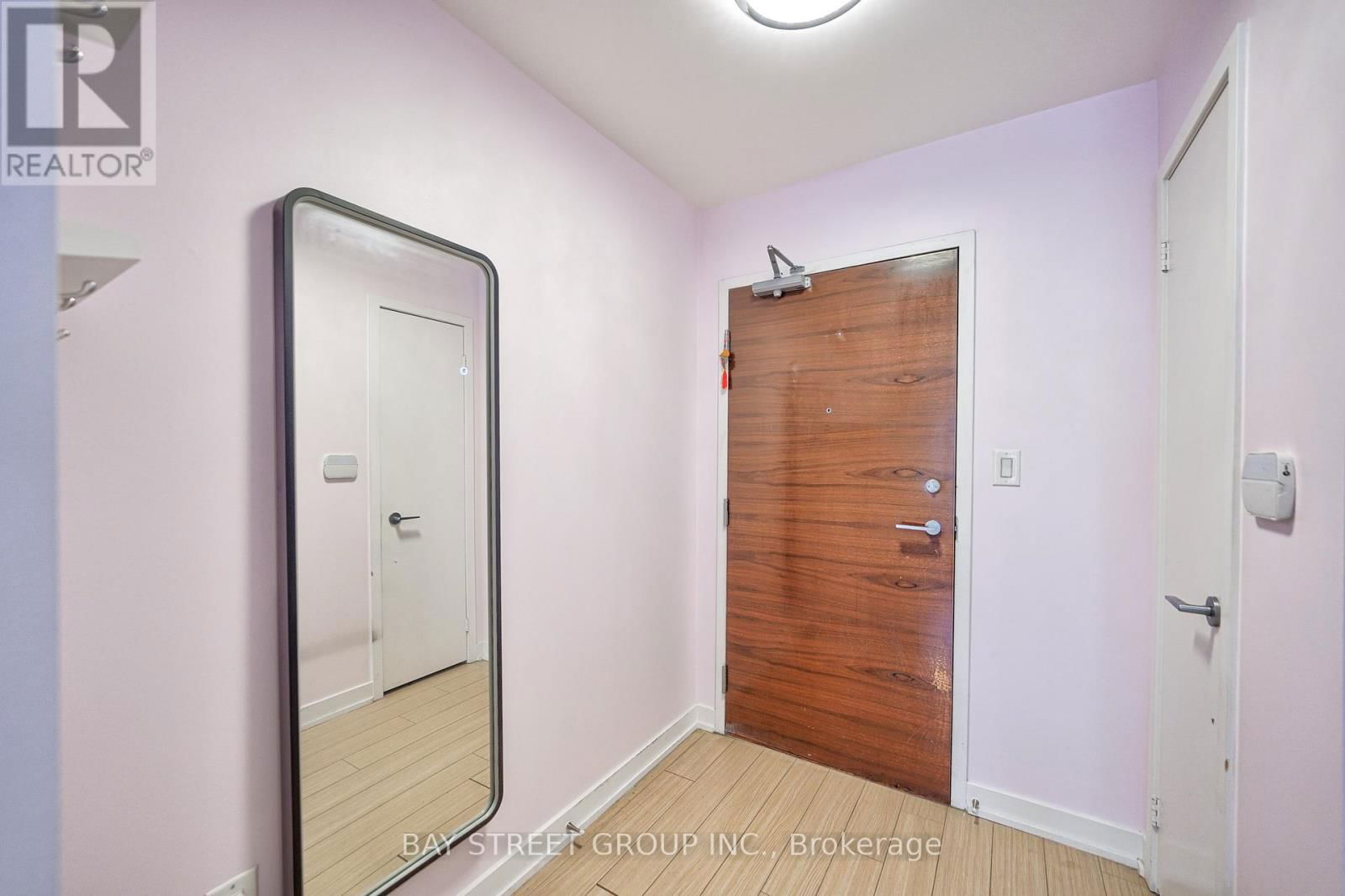 820 - 10 CAPREOL COURT Image 4